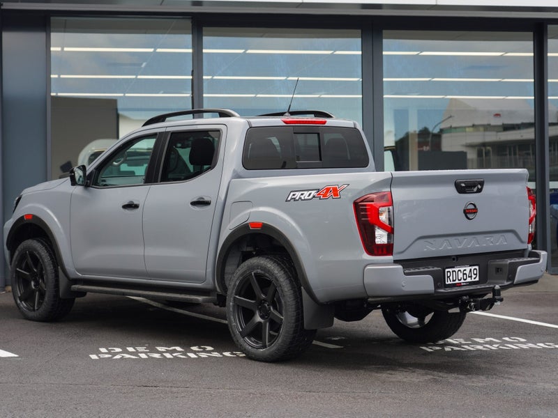 2025 Nissan Navara Pro-4X 2.3D 4WD 7A Utility image 2
