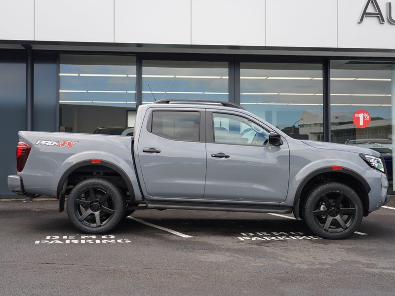 2025 Nissan Navara Pro-4X 2.3D 4WD 7A Utility image 3