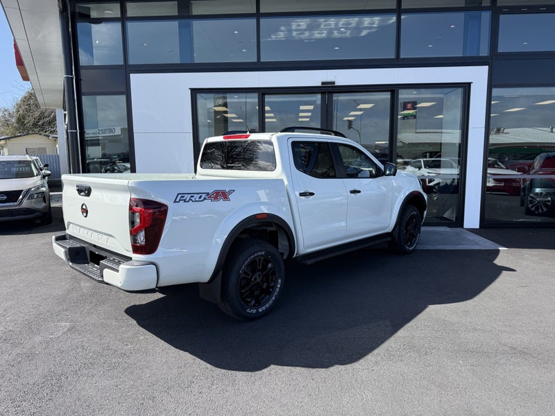 2025 Nissan Navara PRO-4X 2.3D/4WD/7AT image 3