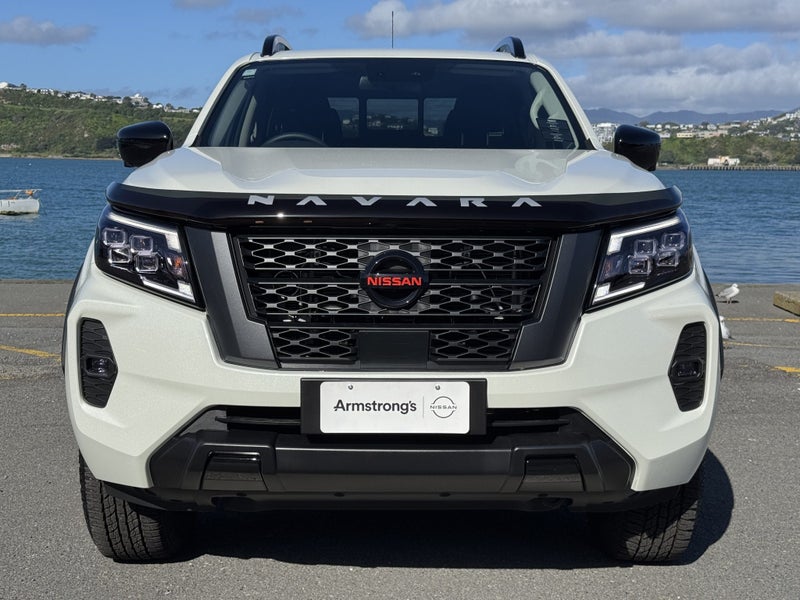 2025 Nissan Navara PRO-4X 2.3L Diesel 4WD Black... image 5