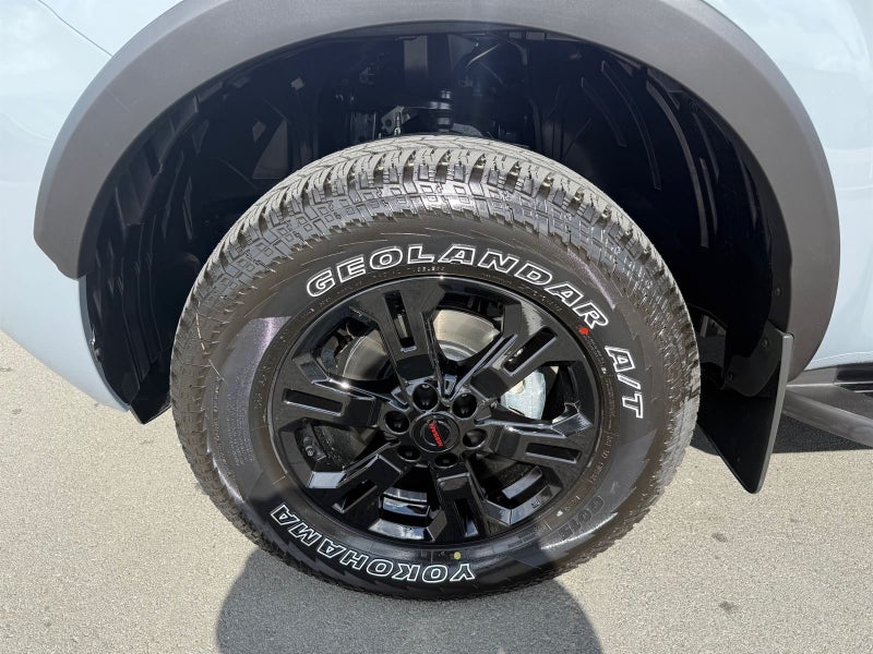 2025 Nissan Navara PRO-4X 4WD 2.3 Double Cab 7Auto image 4