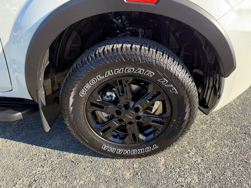 2025 Nissan Navara PRO-4X 4WD 2.3 Double Cab 7Auto image 3
