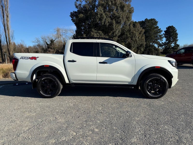 2025 Nissan Navara PRO-4X 4WD 2.3 Double Cab 7Auto image 4