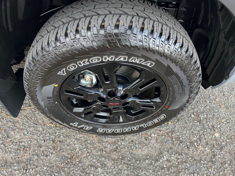 2025 Nissan Navara PRO-4X 4WD 2.3 Double Cab 7Auto image 3