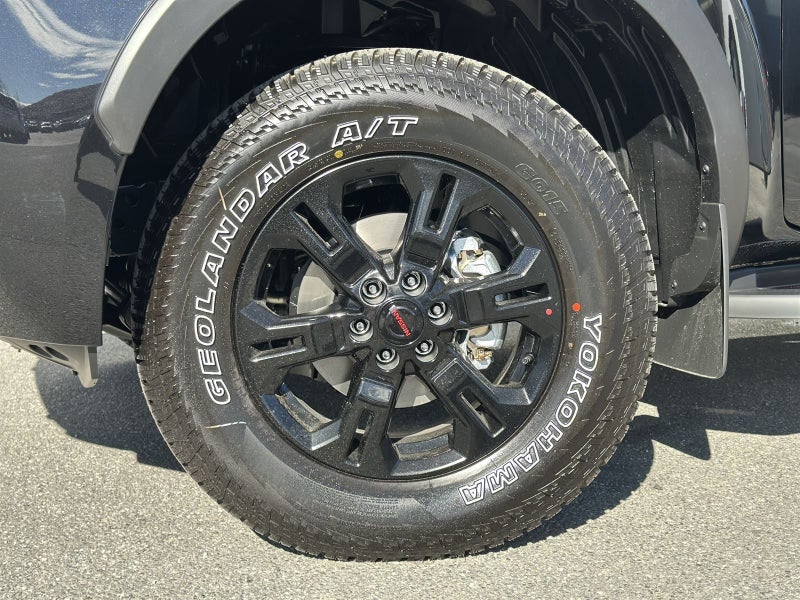 2025 Nissan Navara PRO-4X 4WD image 5