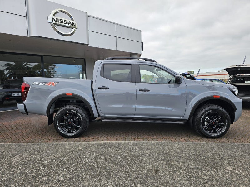 2025 Nissan Navara PRO-4X 4WD Auto image 2
