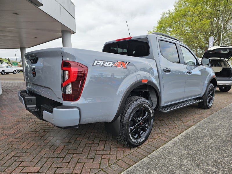 2025 Nissan Navara PRO-4X 4WD Auto image 3