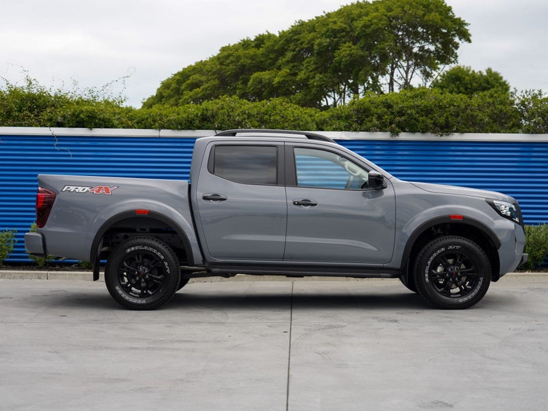 2025 Nissan Navara Pro-4X 4x4 auto image 2