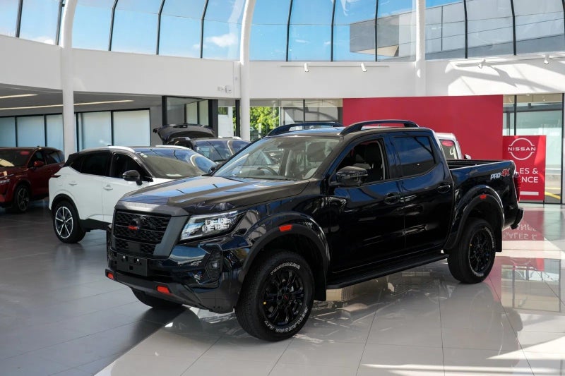 2025 Nissan Navara PRO-4X 4x4 auto image 3