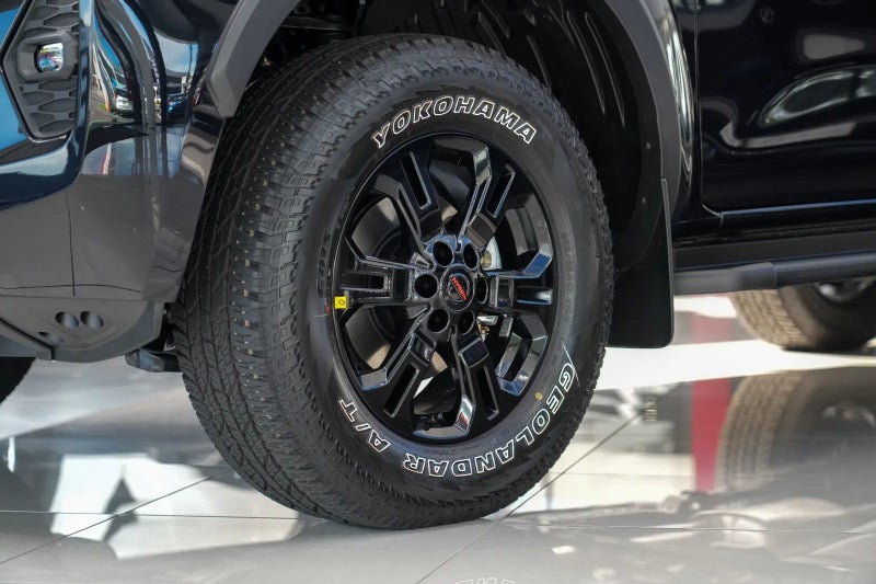 2025 Nissan Navara PRO-4X 4x4 auto image 4