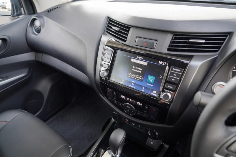 2025 Nissan Navara PRO-4X 4x4 auto image 5