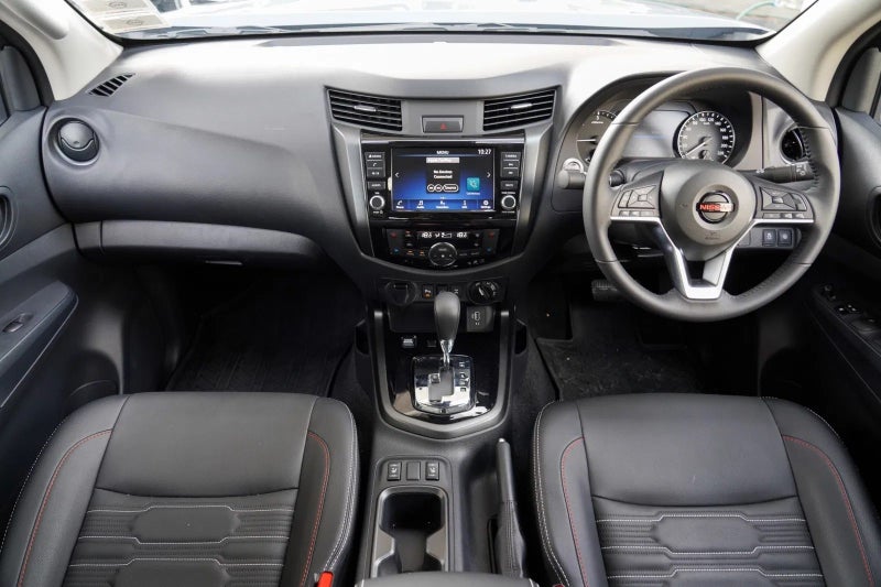 2025 Nissan Navara PRO-4X 4x4 auto image 5