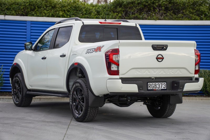 2025 Nissan Navara Pro-4X 4x4 auto image 5
