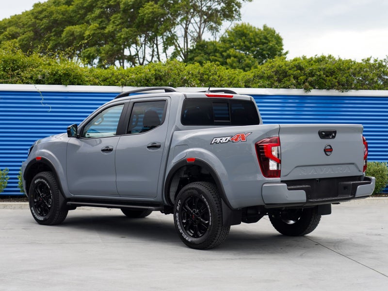 2025 Nissan Navara Pro-4X 4x4 auto image 5