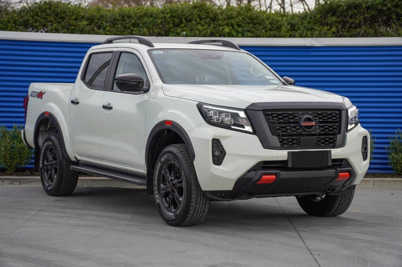 2025 Nissan Navara Pro-4X 4x4 auto image 1