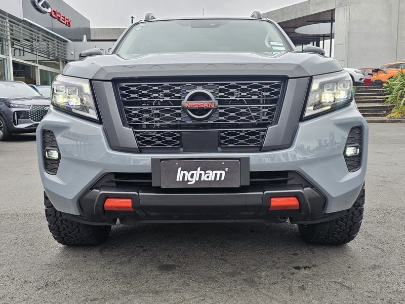 2025 Nissan Navara PRO-4X BLACK EDITION image 3