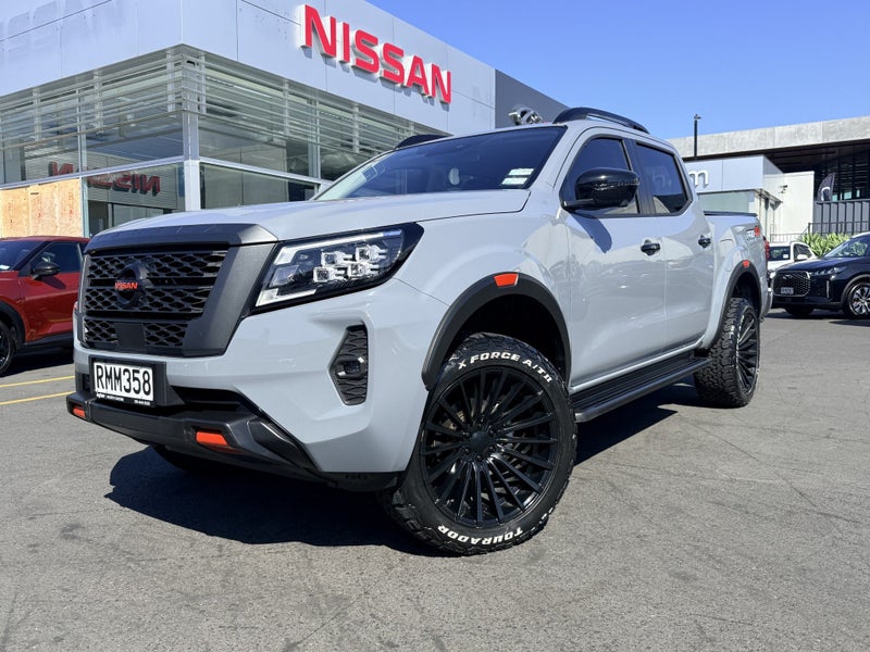 2025 Nissan Navara PRO-4X BLACK EDITION 4WD AUT... image 3