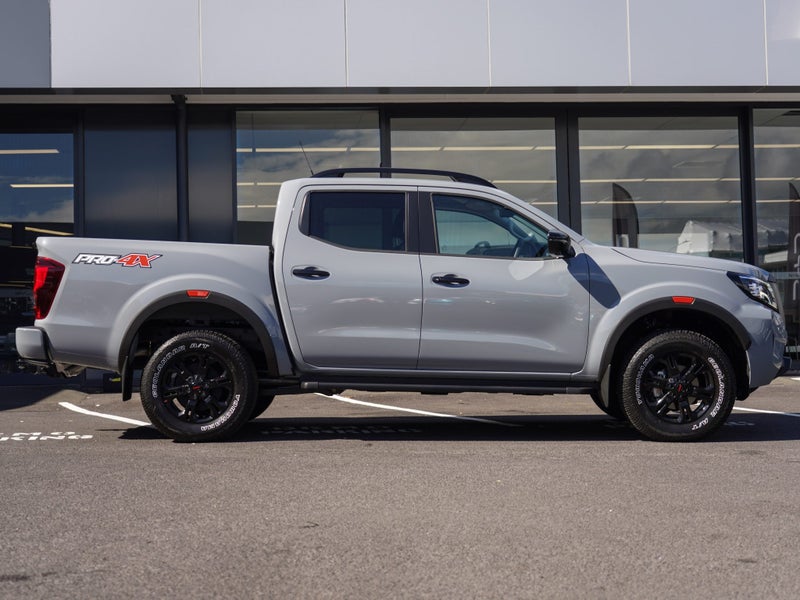 2025 Nissan Navara Pro-X 4WD 2.3D 4Dr Ute image 2