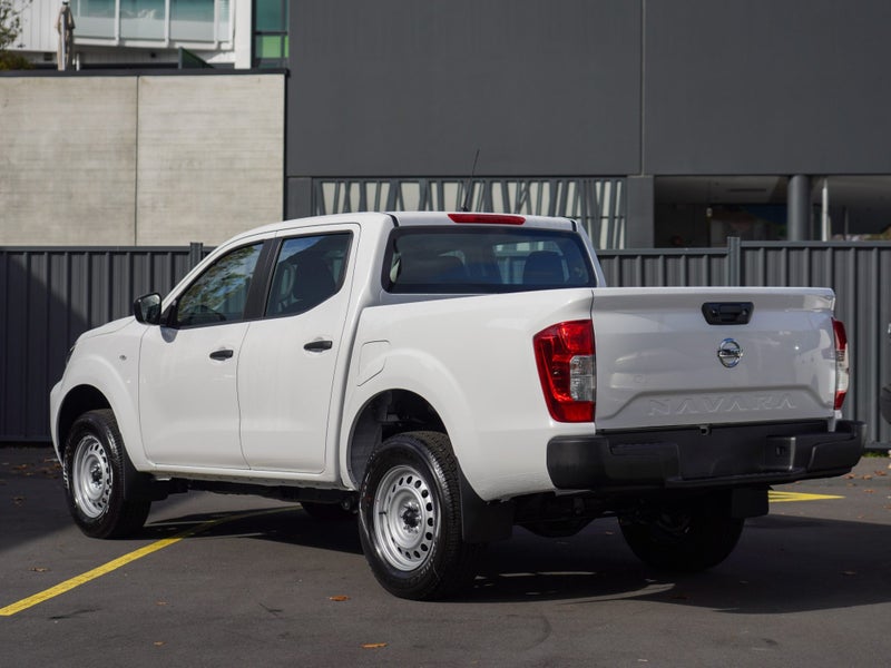 2025 Nissan Navara SL 2.3D 4WD 7A 4Dr Ute image 2