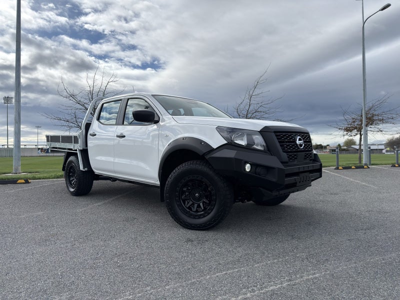 2025 Nissan Navara SL Flatdeck 4x4 Manual image 1