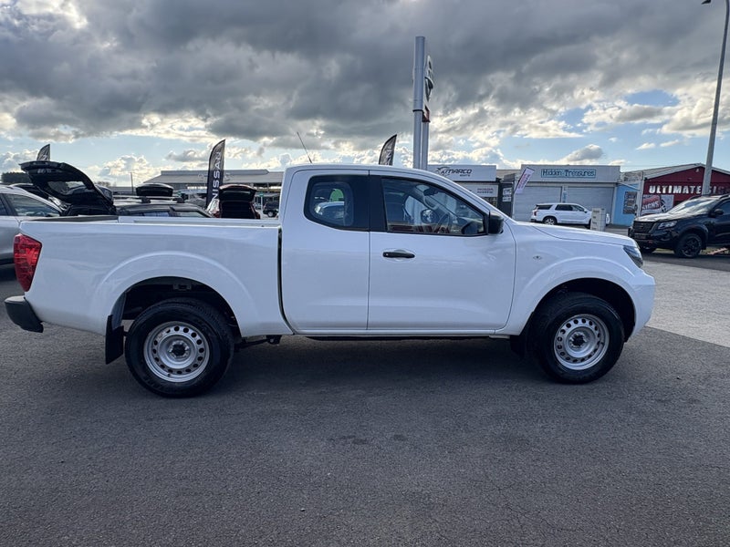 2025 Nissan Navara SL King Cab 4WD image 3