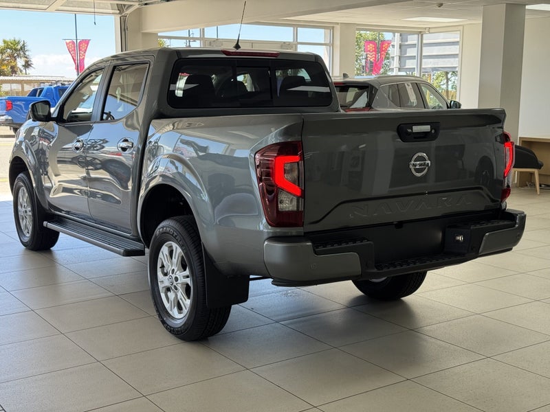 2025 Nissan Navara ST 4WD image 5