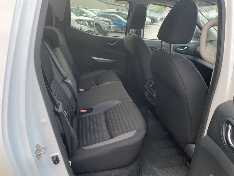 2025 Nissan Navara ST 4WD image 5
