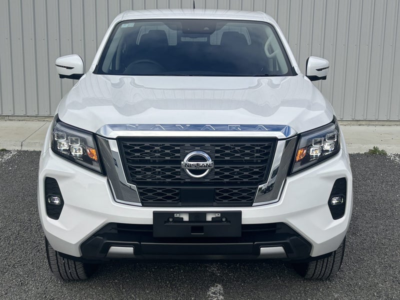 2025 Nissan Navara ST 4WD image 4
