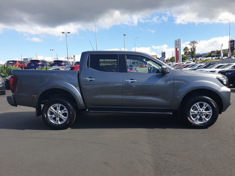 2025 Nissan Navara ST 4WD image 5