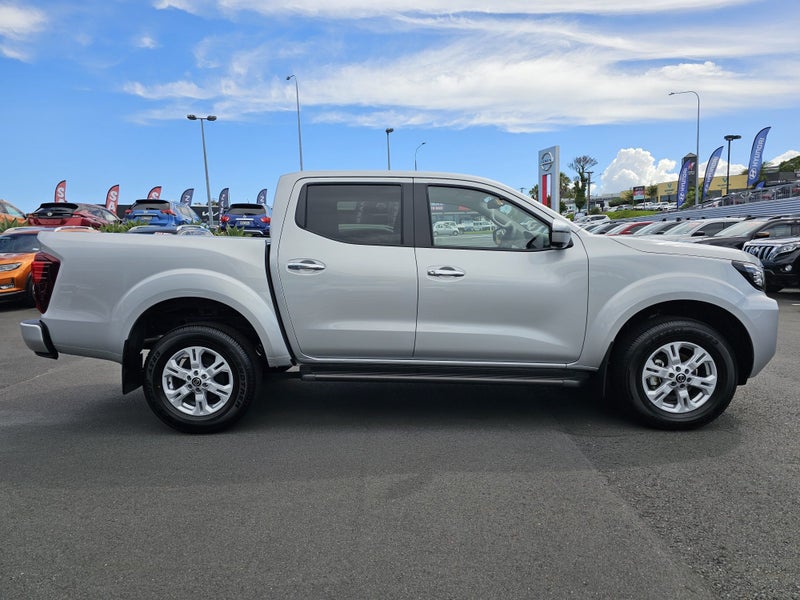 2025 Nissan Navara ST 4WD image 5