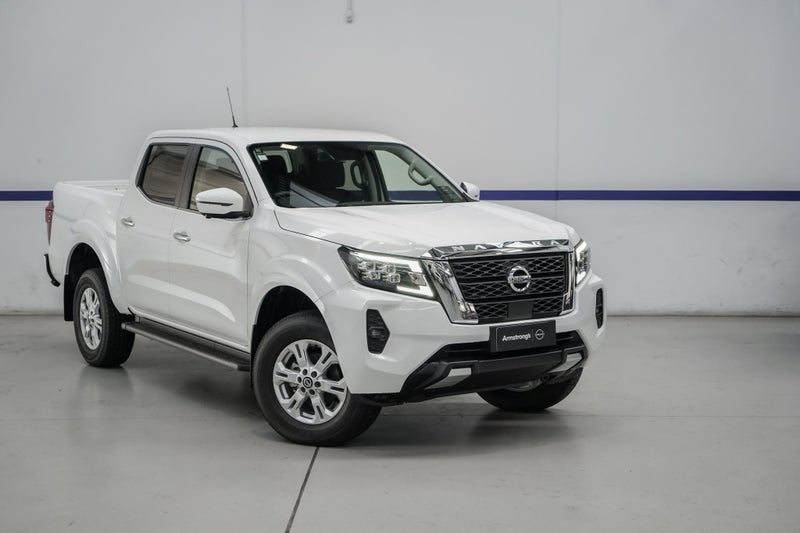 2025 Nissan Navara ST 4WD Auto image 4