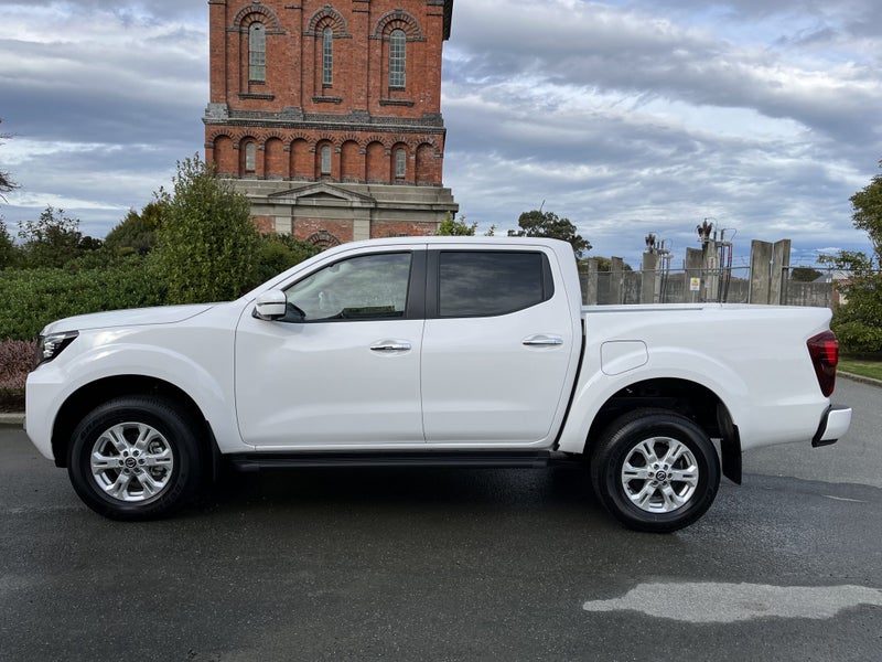 2025 Nissan Navara ST 4WD D/C Auto image 4