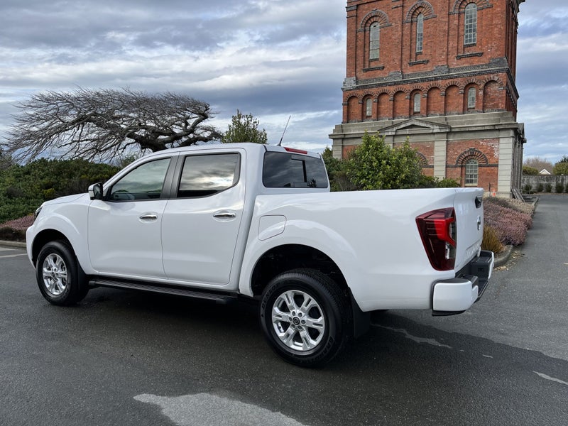 2025 Nissan Navara ST 4WD D/C Auto image 5