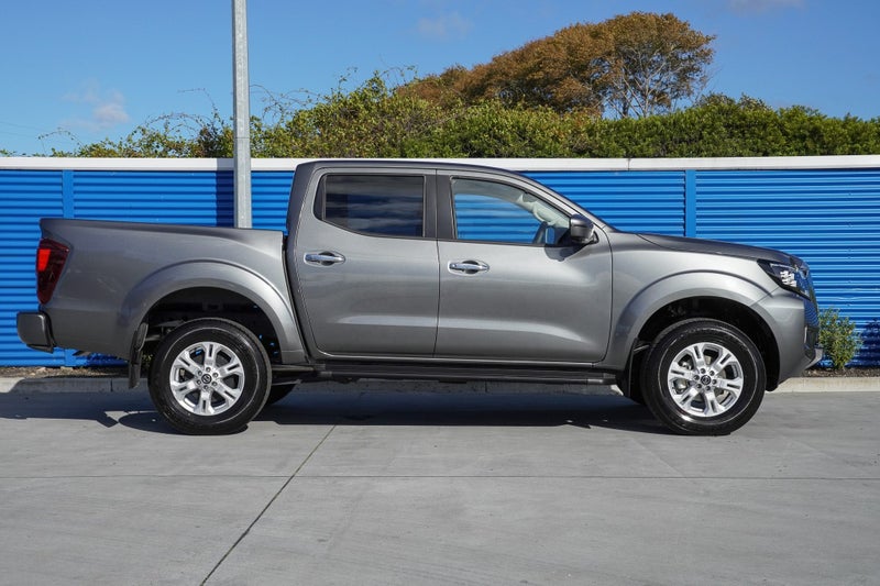 2025 Nissan Navara ST 4x4 auto image 3