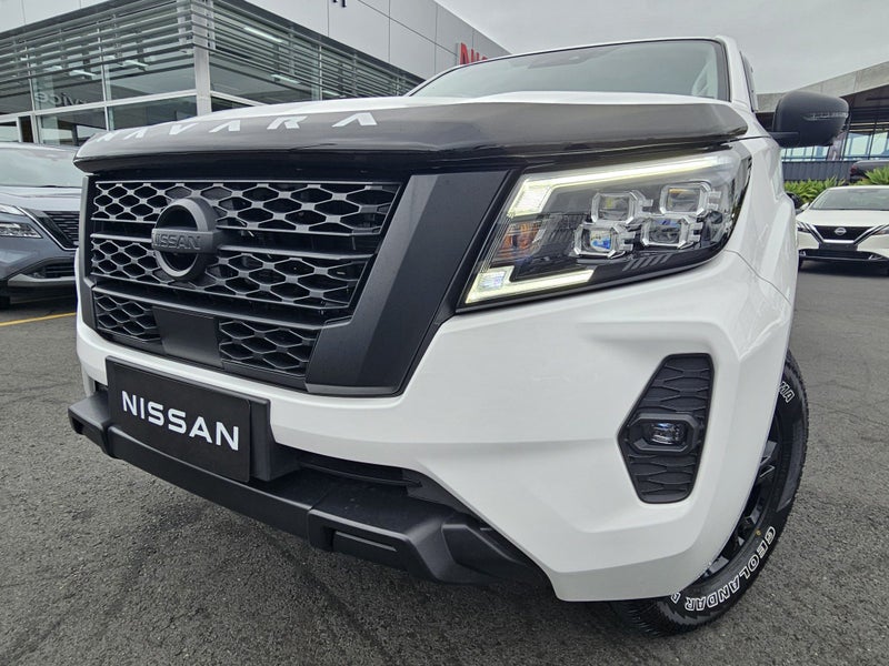 2025 Nissan Navara ST BLACK EDITION 4WD image 3