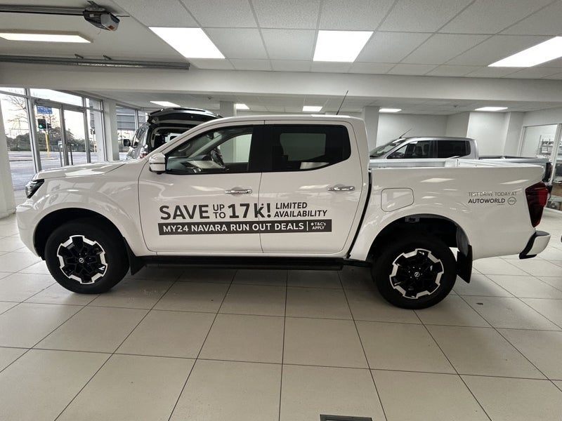 2025 Nissan Navara ST-X 2.3 4WD D/C Auto image 4