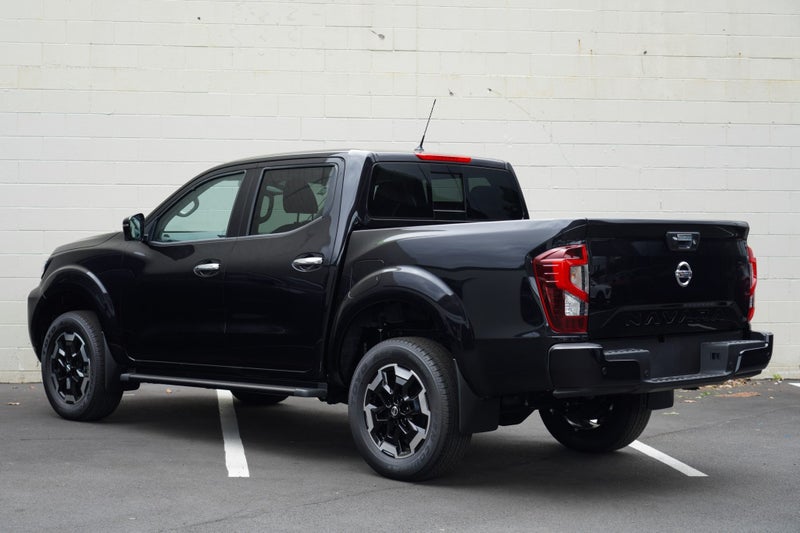 2025 Nissan Navara ST-X 2.3D 4WD 4Dr Ute image 2
