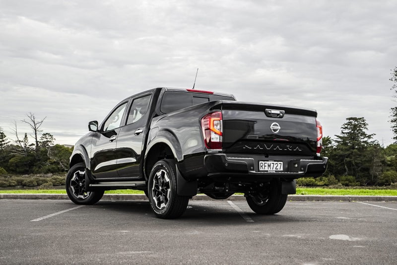 2025 Nissan Navara ST-X 2.3D/4Wd/7At image 3