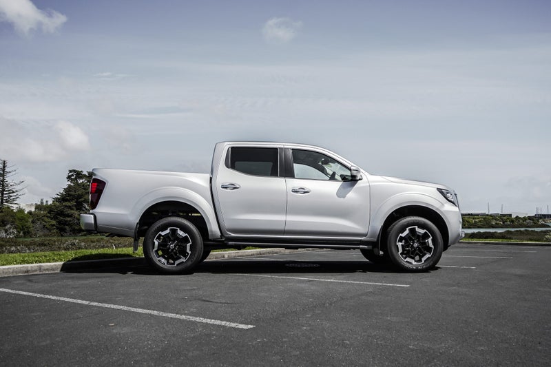 2025 Nissan Navara ST-X 2.3D/4Wd/7At image 3