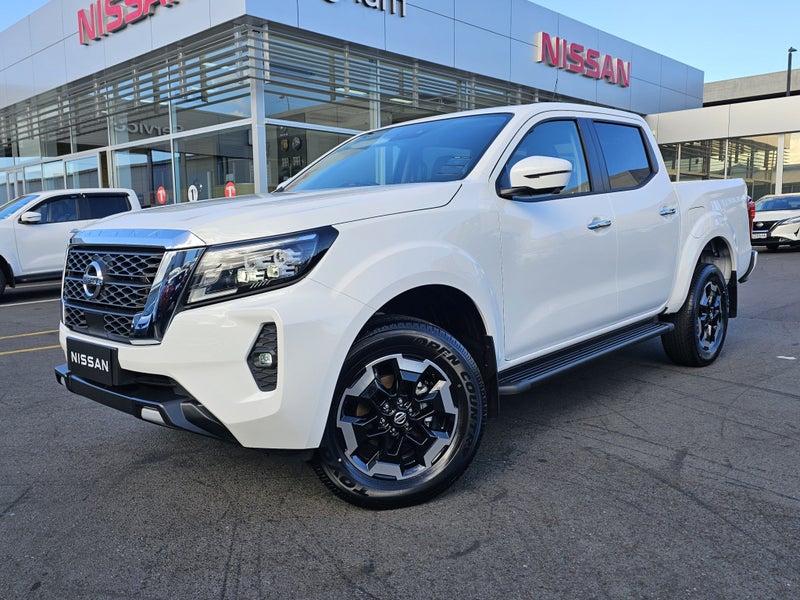 2025 Nissan Navara ST-X 2WD/AUTO image 2