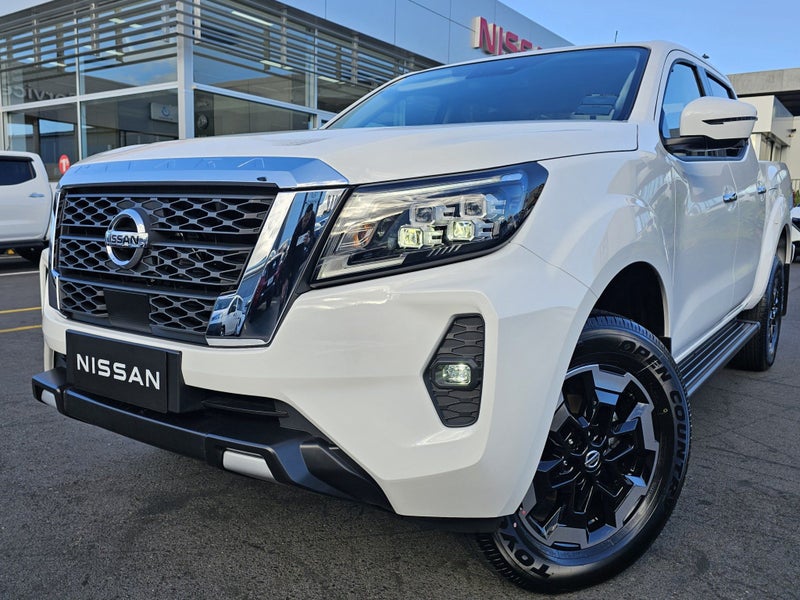 2025 Nissan Navara ST-X 2WD/AUTO image 3