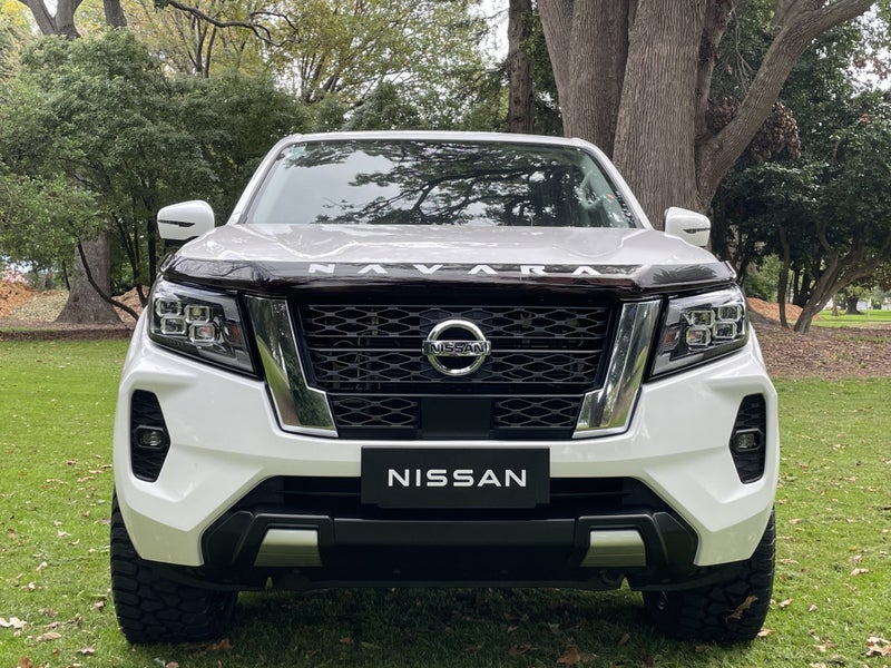 2025 Nissan Navara ST-X 4WD image 2