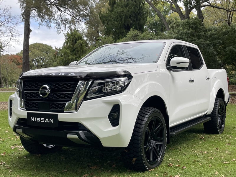2025 Nissan Navara ST-X 4WD image 3