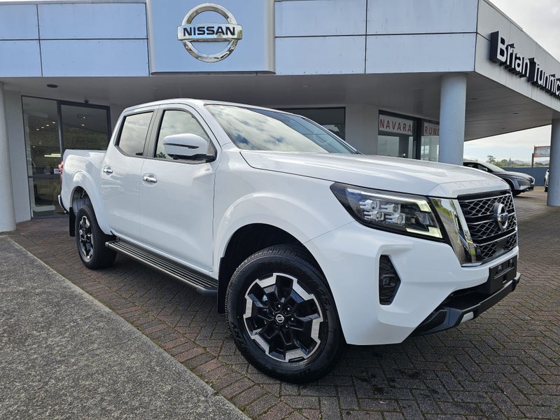 2025 Nissan Navara ST-X 4WD/4x4 image 1