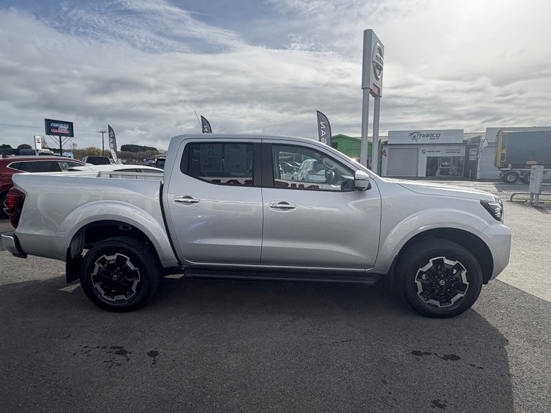 2025 Nissan Navara ST-X 4WD Auto image 2