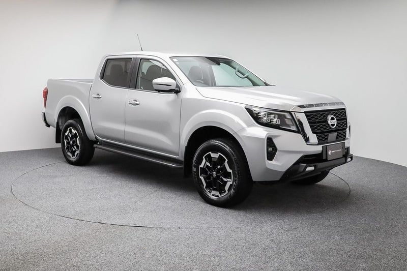 2025 Nissan Navara ST-X 4WD D/C Auto image 1
