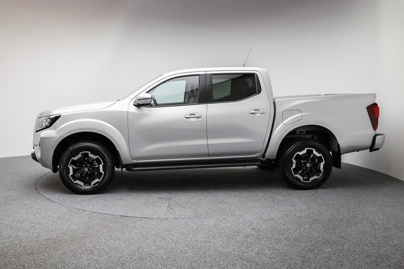 2025 Nissan Navara ST-X 4WD D/C Auto image 4
