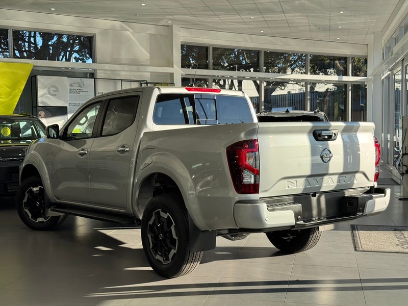 2025 Nissan Navara ST-X 4WD D/Cab 2.3 image 3