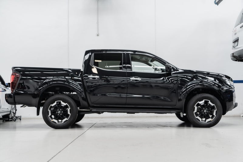 2025 Nissan Navara ST-X 4WD HIGH SPEC image 3