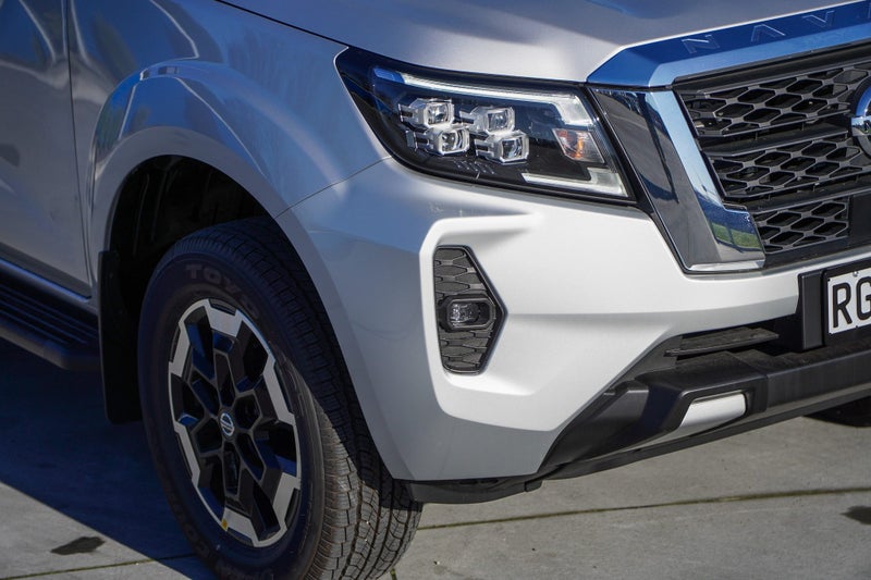 2025 Nissan Navara ST-X 4x4 auto image 2